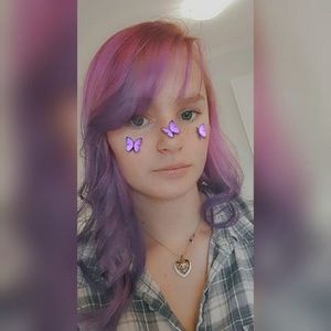 Meet your Posher, Caitlin